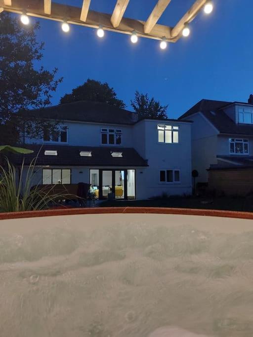 Beach House, With Bbq Lodge And Hot Tub! 본머스 외부 사진